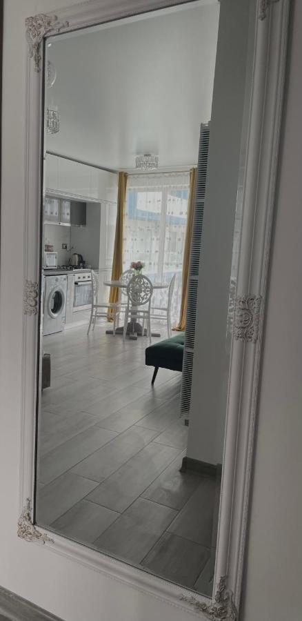 Dominic 2 Beds 1 Sofa Parking Pool Apartament By Alezzi Nord10 Apartment Navodari Exterior photo