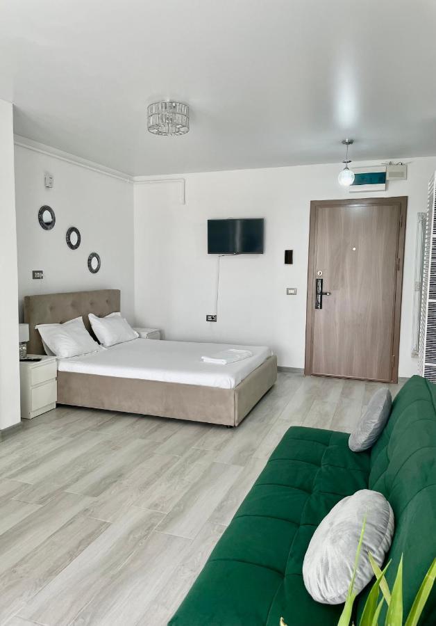 Dominic 2 Beds 1 Sofa Parking Pool Apartament By Alezzi Nord10 Apartment Navodari Exterior photo