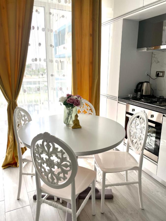 Dominic 2 Beds 1 Sofa Parking Pool Apartament By Alezzi Nord10 Apartment Navodari Exterior photo