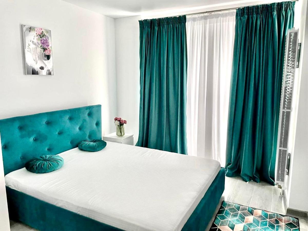 Dominic 2 Beds 1 Sofa Parking Pool Apartament By Alezzi Nord10 Apartment Navodari Exterior photo