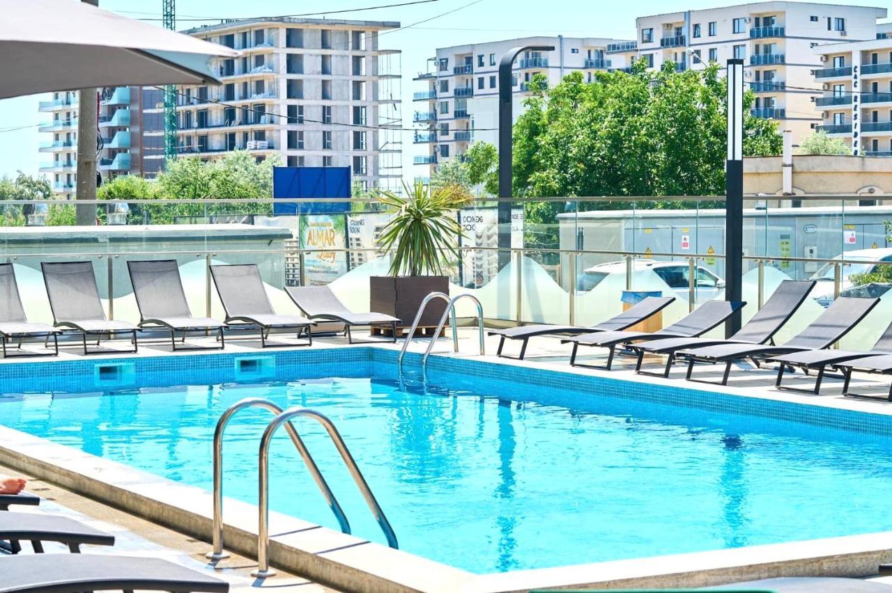 Dominic 2 Beds 1 Sofa Parking Pool Apartament By Alezzi Nord10 Apartment Navodari Exterior photo