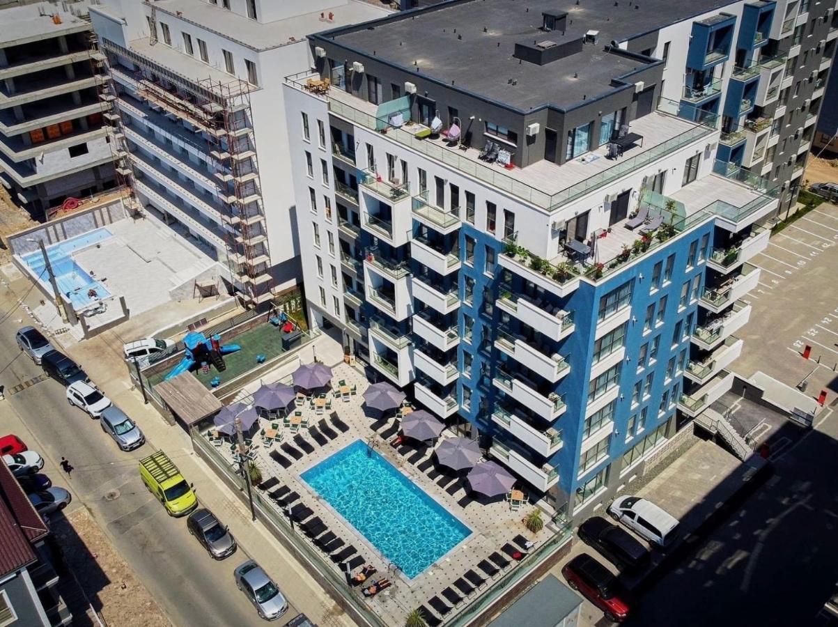 Dominic 2 Beds 1 Sofa Parking Pool Apartament By Alezzi Nord10 Apartment Navodari Exterior photo